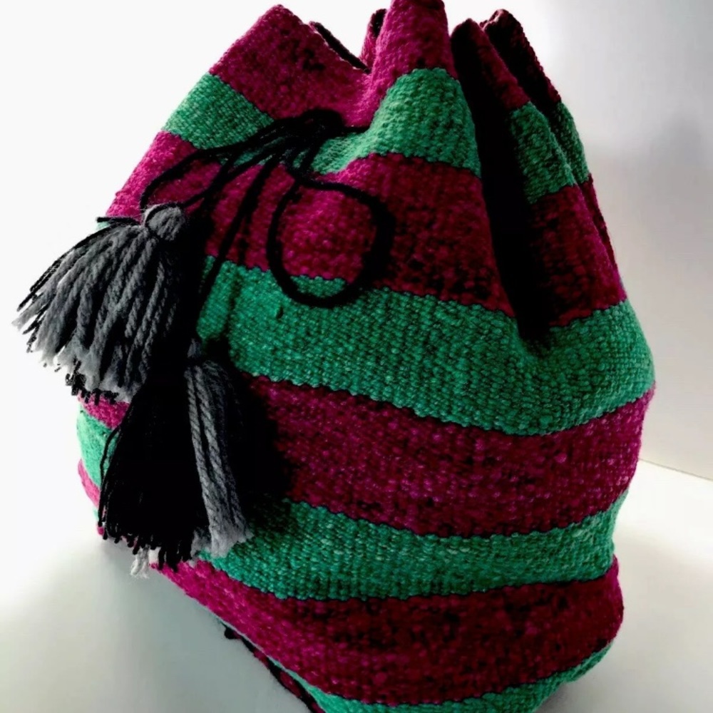 Handwoven Peruvian Wool Backpack. - Picture 2 of 8